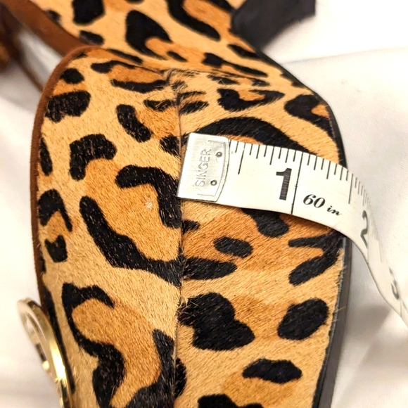 Bebe platform sandals in a cheetah pattern - Picture 2 of 10